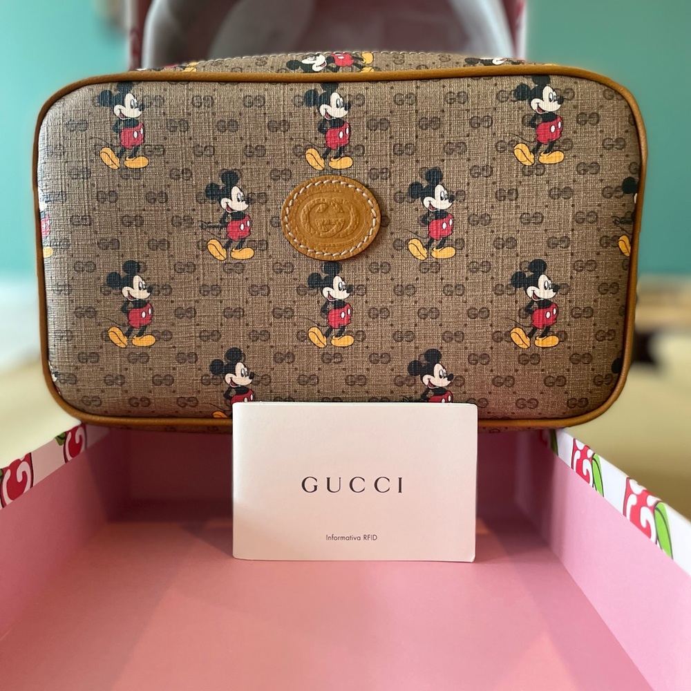SOLD 💵 Gucci x Disney Collaboration Belt Bag/ Sling - Picture 2 of 13